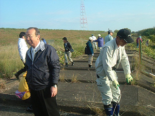 みなと公園上流除草